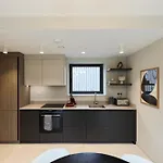 The Letchford Garden Mews - Elegant 2Bdr House With Garden & Patio