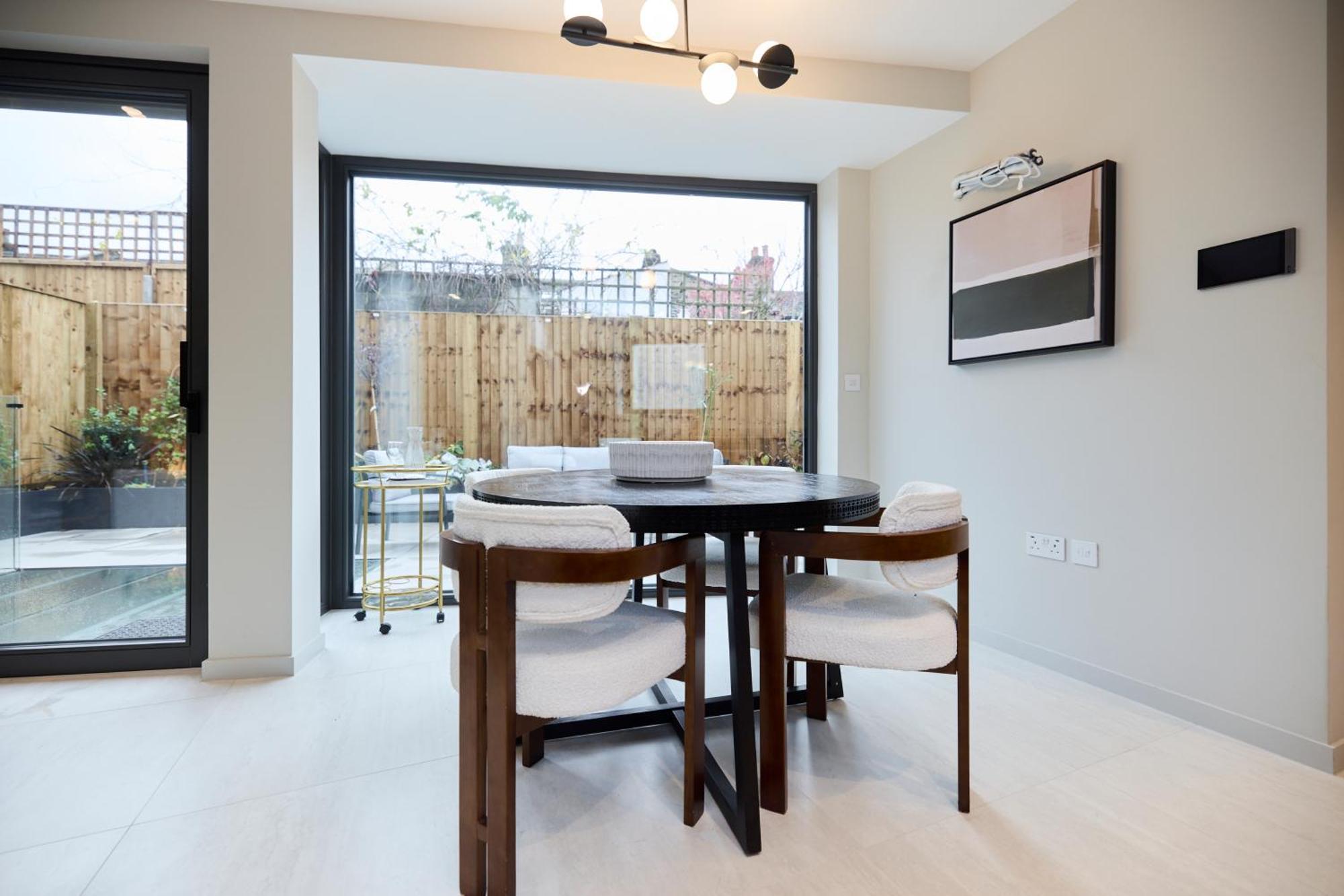 Appartamento The Letchford Garden Mews - Elegant 2bdr House With Garden & Patio Londra