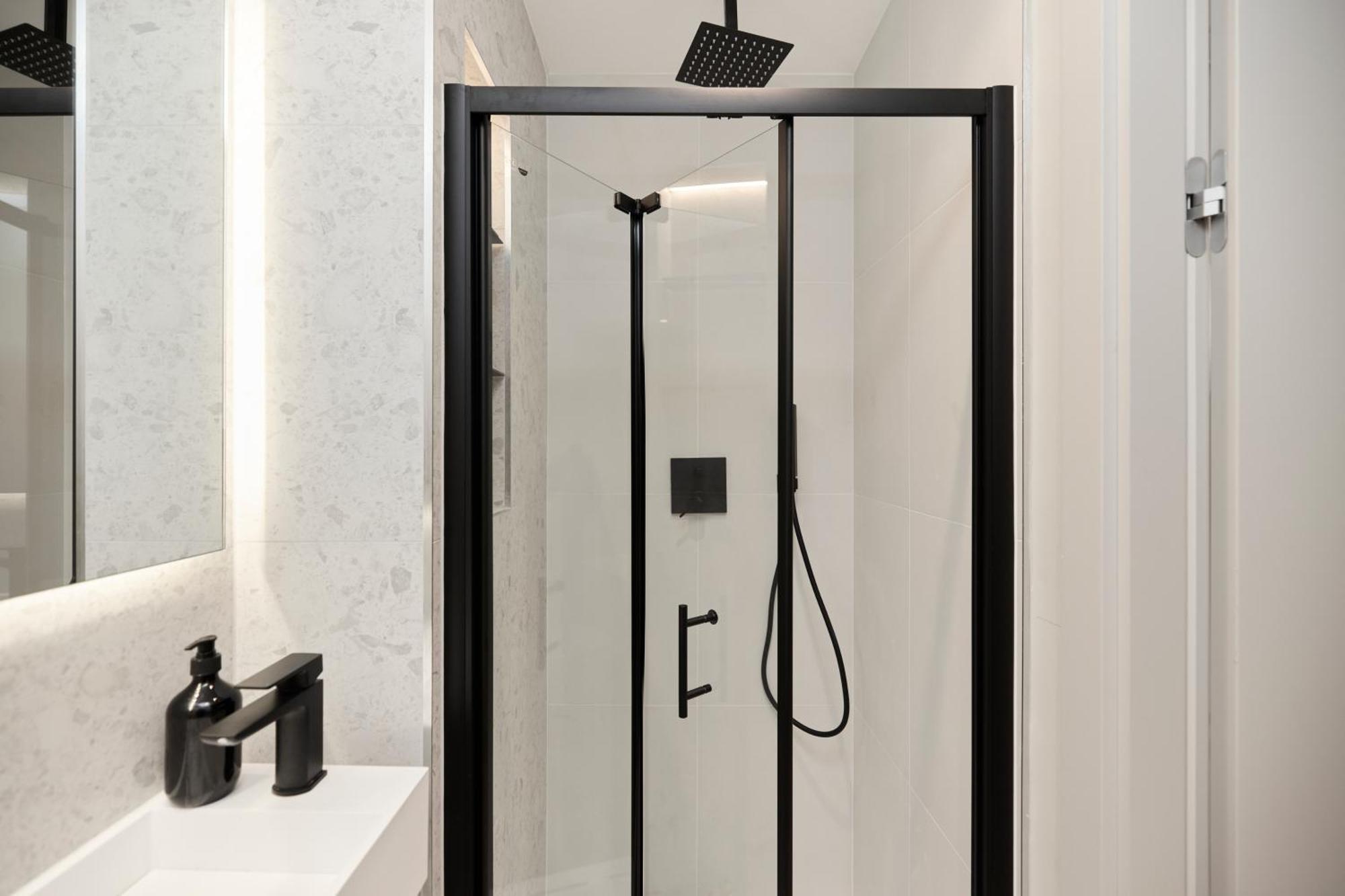 The Letchford Garden Mews - Elegant 2bdr House With Garden & Patio Appartamento